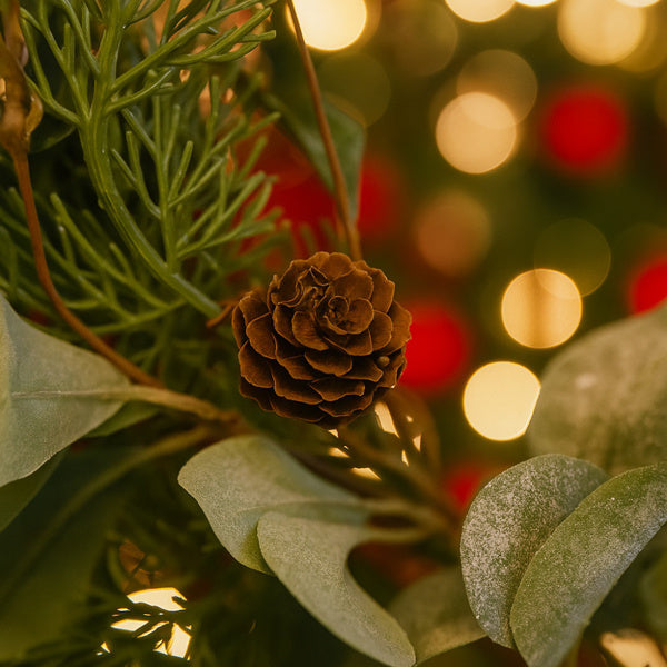 Christmas Cedar Wreath Full Luxe Greenery Holiday Door Festive Pinecone & Berry Accent FBA Shipment